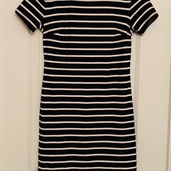 Old Navy Women’s Fitted Dress - Picture 3 of 5